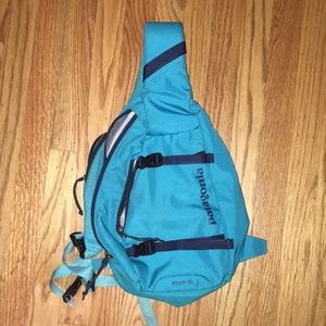 Patagonia atom sling pack 8L